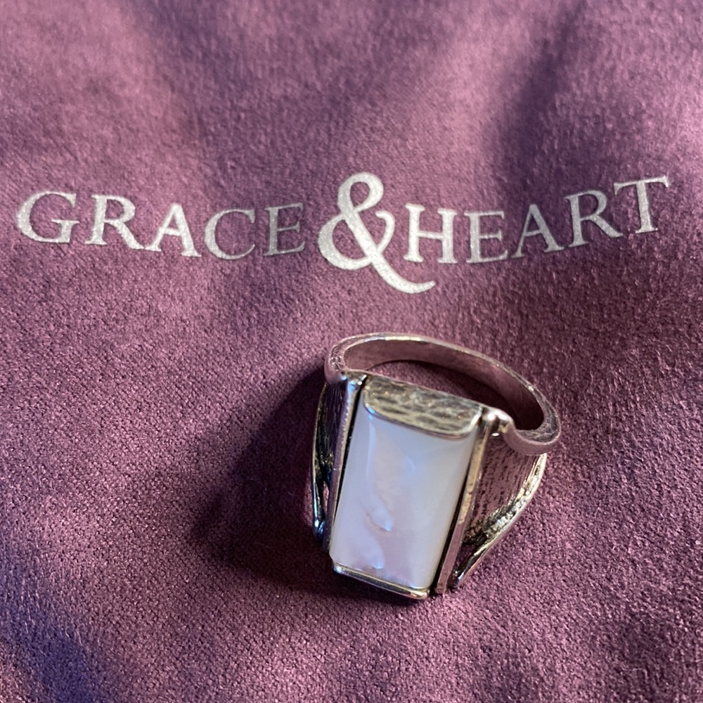 Grace & Heart G&H Ona Ring .925 Sterling Silver/Mother Of Pearl Size 6 GORGEOUS - Picture 11 of 11